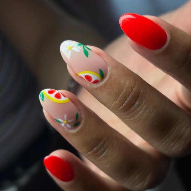 💕 Structured Mani + Dry Pedicure